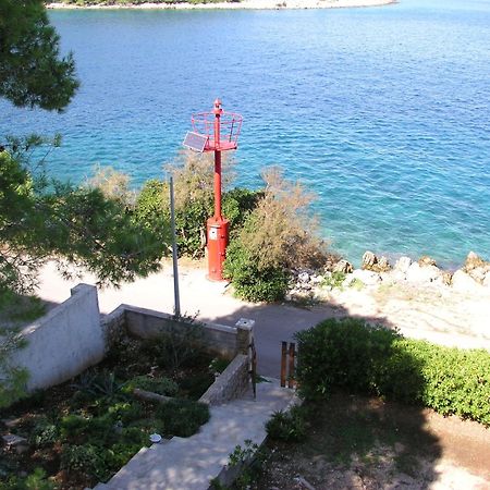 Apartments By The Sea Stomorska, Solta - 5190 Bagian luar foto