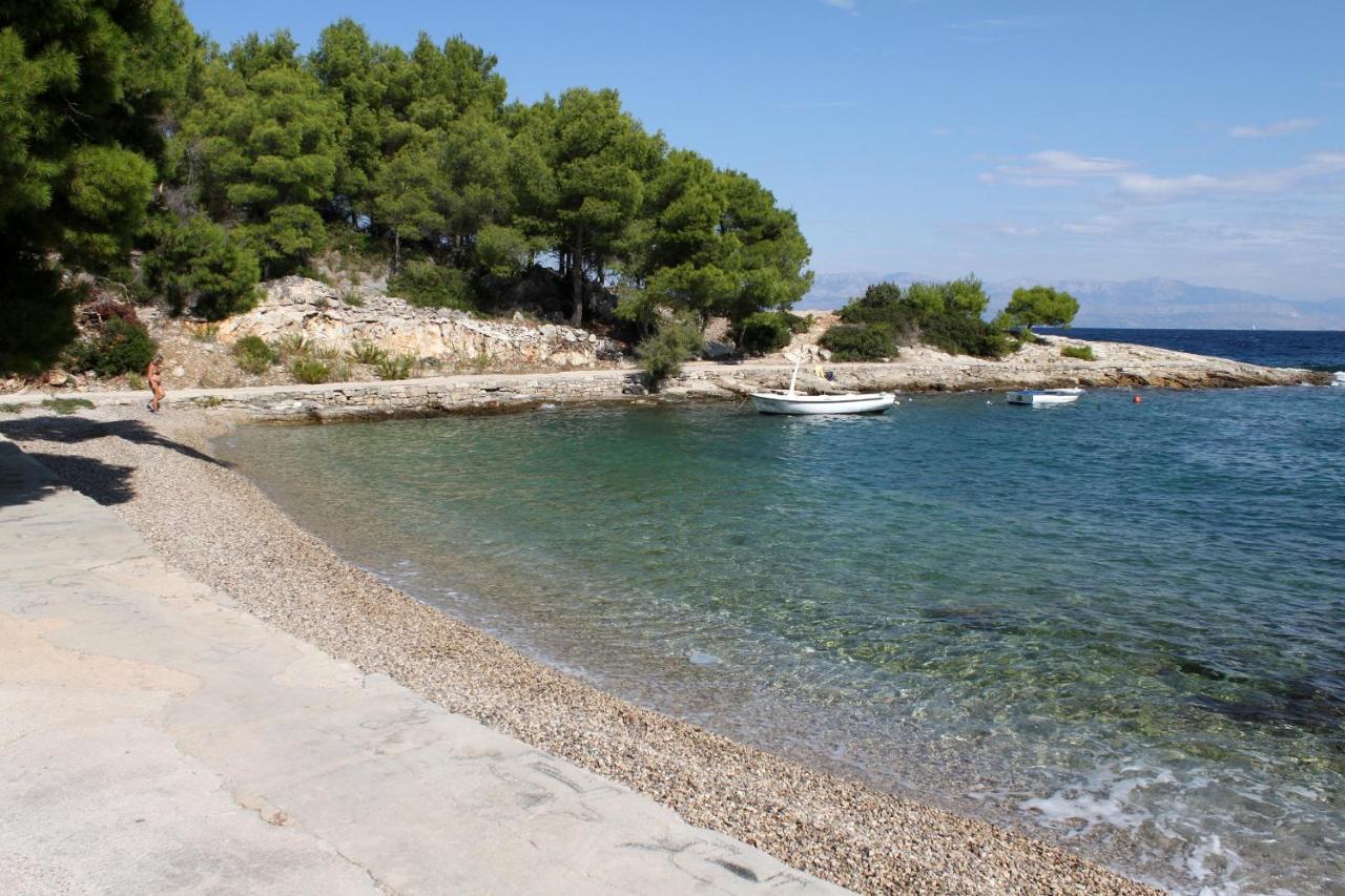 Apartments By The Sea Stomorska, Solta - 5190 Bagian luar foto
