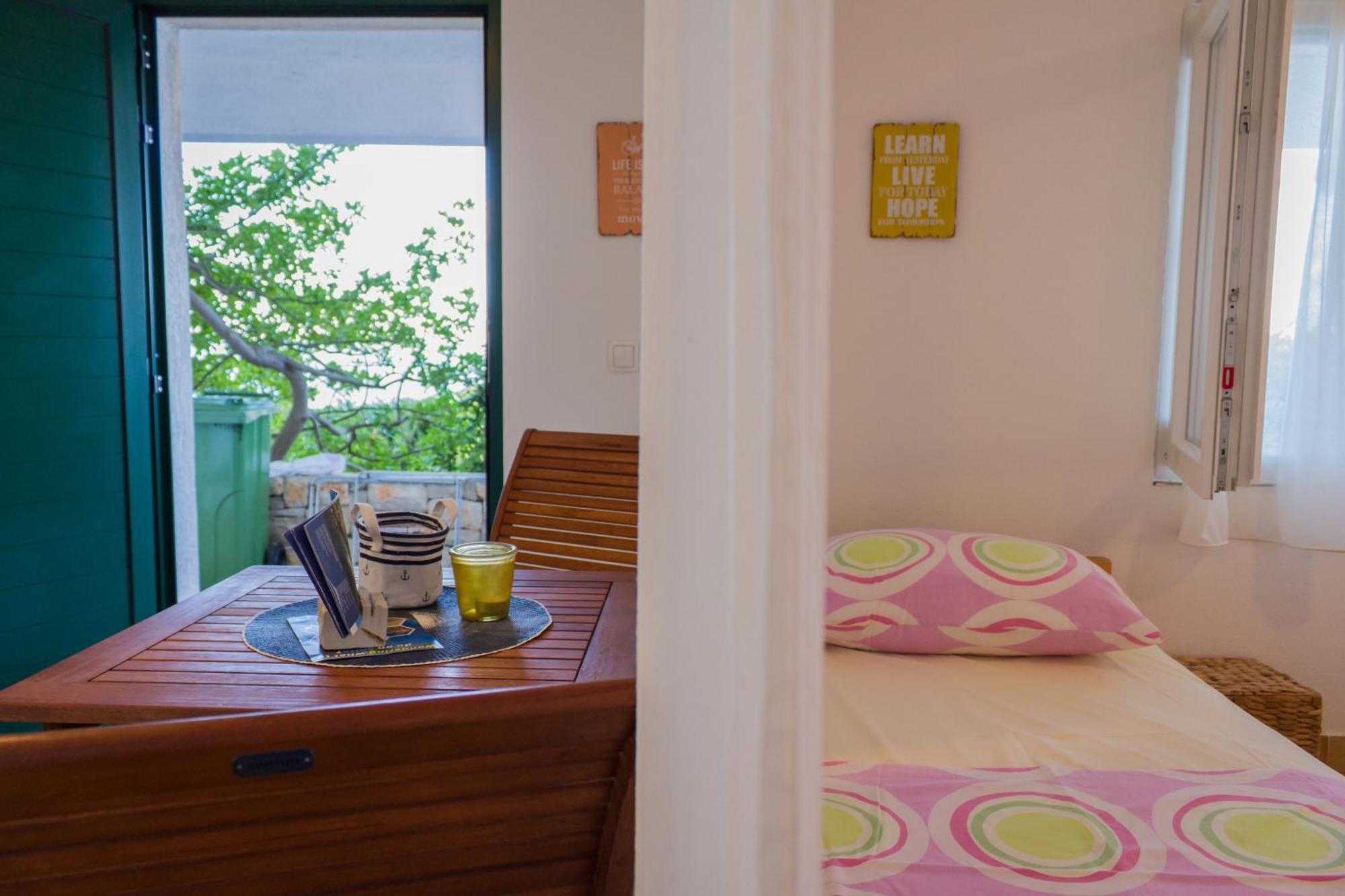 Apartments By The Sea Stomorska, Solta - 5190 Ruang foto